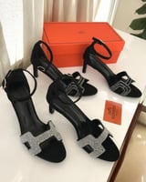 كعب ارمي الانيق