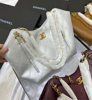 شانيل توت باق