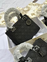 شنطة ديور ( مطفي )