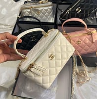 شنطة شانيل مكياج