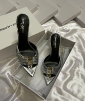 كعب سان لوران