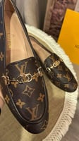 حذاء لويس فيتون