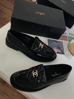 حذاء شانيل كلاسيكي نادر