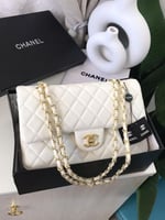 شنطة شانيل كلاسيك