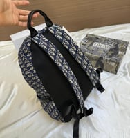 شنطة ظهر من ديور