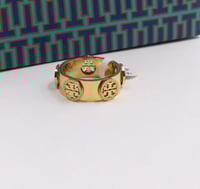 خاتم توري بورش مع الملحقات