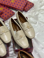 حذاء توري بورش