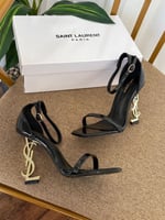 كعب سان لوران