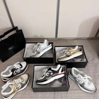 حذاء سنيكرز شانيل