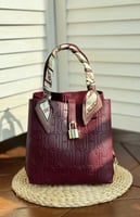 شنطة سي اتش توت باق