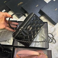 شنطة شانيل مكياج