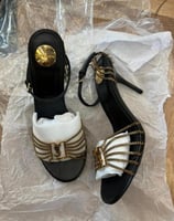 كعب سان لوران