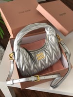 شنطة ميو ميو