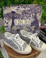 شوز ديور الاكثر طلبًا