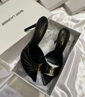 كعب سان لوران