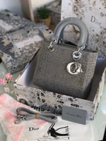 شنطة سهرات ديور