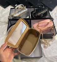 شنطة شانيل مكياج