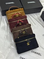 شنطة شانيل مكياج مخمل