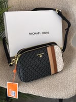 شنطة مايكل كورس