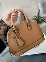 شنطة لويس فيتون