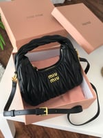 شنطة ميو ميو