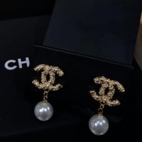 حلق شانيل مع الملحقات