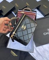 شنطة شانيل مكياج