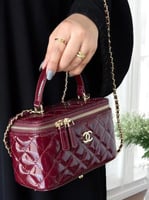 شنطة شانيل مكياج لمعه