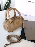 شنطة ميو ميو