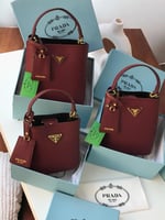 شنطة برادا ثلاث احجام