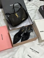 طقم سان لوران