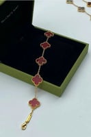 اساور فان كليف مع الملحقات