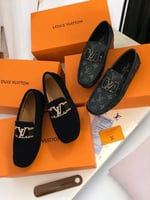 حذاء لويس فيتون