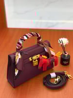 شنطة كايلي (لوقو ذهبي)