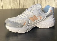 حذاء نيو بالانس 530 ابيض و وردي ماستر