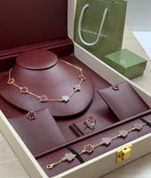 طقم فان كليف