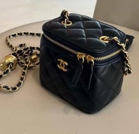 شنطة شانيل ميني فانيتي