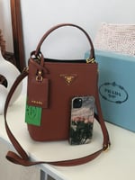 شنطة برادا ثلاث احجام