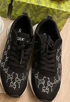 حذاء قوتشي سنيكرز