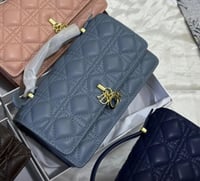 شنطة ديور مطفي قفل ذهبي