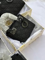 شنطة ديور ( مطفي )