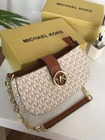 شنطة مايكل كورس