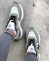 حذاء شانيل سنيكرز