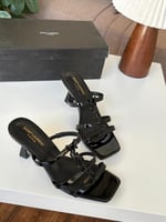 كعب سان لوران