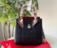 شنطة سي اتش توت باق