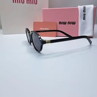 نظارات ميو ميو مع الملحقات