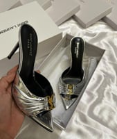 كعب سان لوران