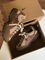 Nike Air Humara x Jacquemus Ale Brown and Gold sne...