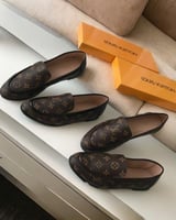 حذاء لويس فيتون