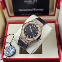 ساعة هوبلت نسائي زركون